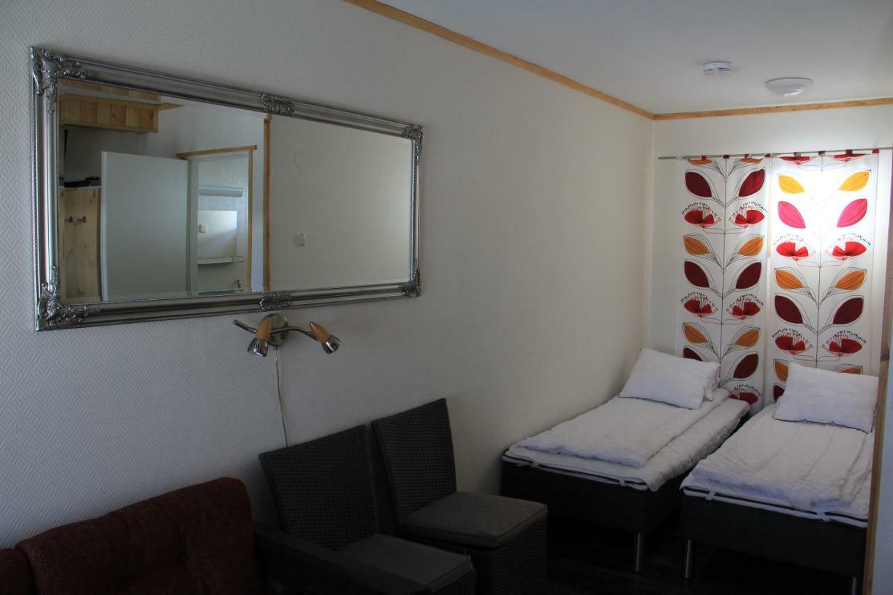 Motel Willis West รูกา ภายนอก รูปภาพ